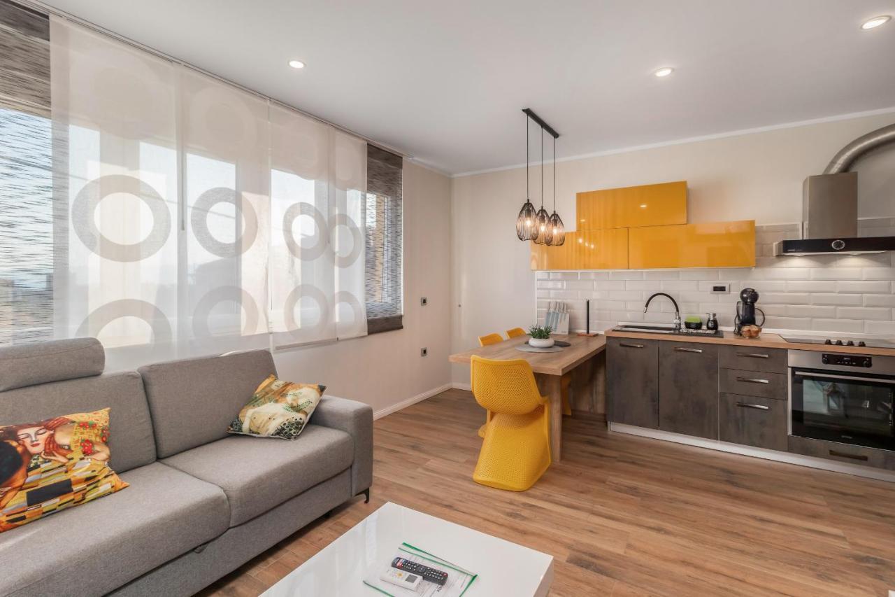 Adastra Apartments With Private Parking And Floor Heating Rijeka Exteriör bild