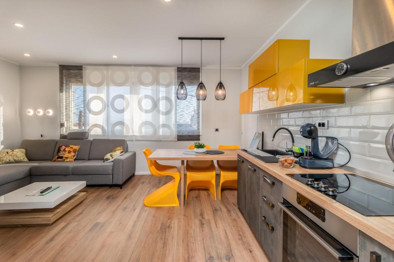 Adastra Apartments With Private Parking And Floor Heating Rijeka Exteriör bild