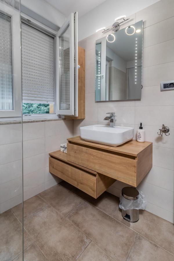 Adastra Apartments With Private Parking And Floor Heating Rijeka Exteriör bild
